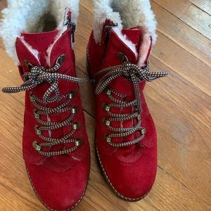 Red zip up Ankles boots